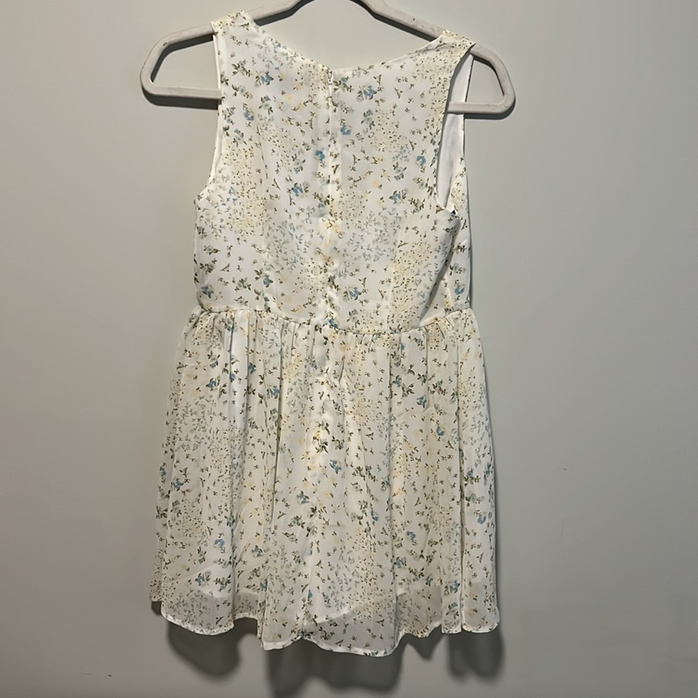 Romper - Picture 2 of 3